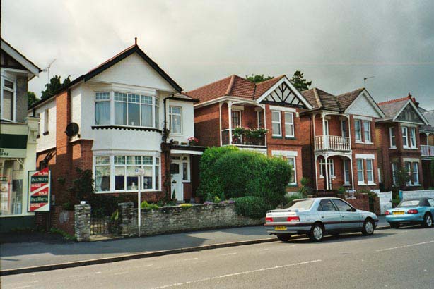 england004.jpg - 53844 Bytes