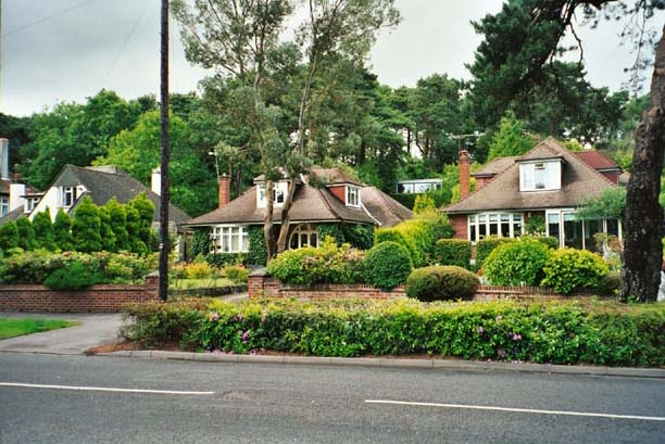 england006.jpg - 73389 Bytes