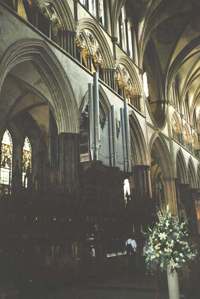 england032.jpg - 48137 Bytes