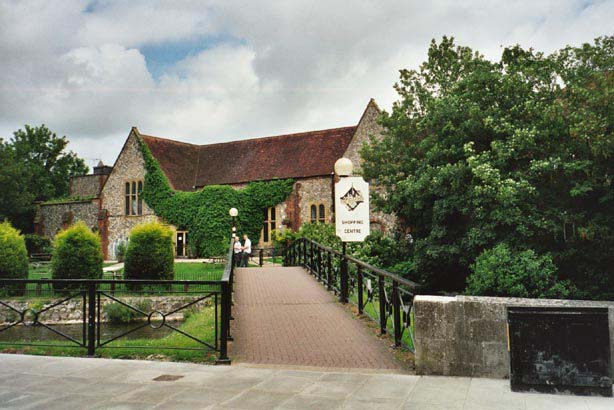 england041.jpg - 57994 Bytes