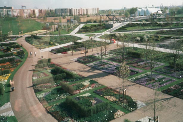 igahro04.jpg - 54021 Bytes